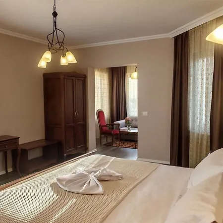 Hotel Bregu 3*